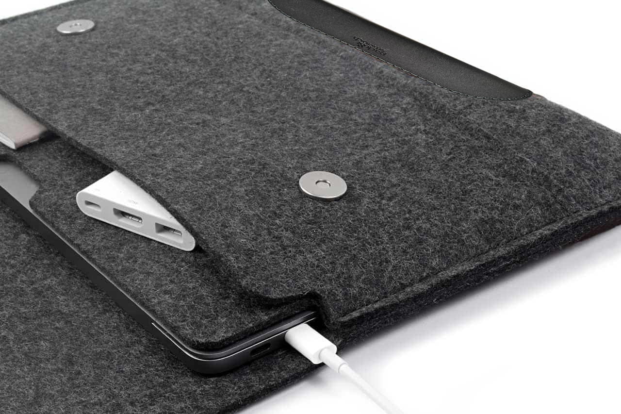 MacBook Hülle HAMPSHIRE aus Wollfilz und Leder Wähle dein Model: MacBook Pro 16 Pack & Smooch
