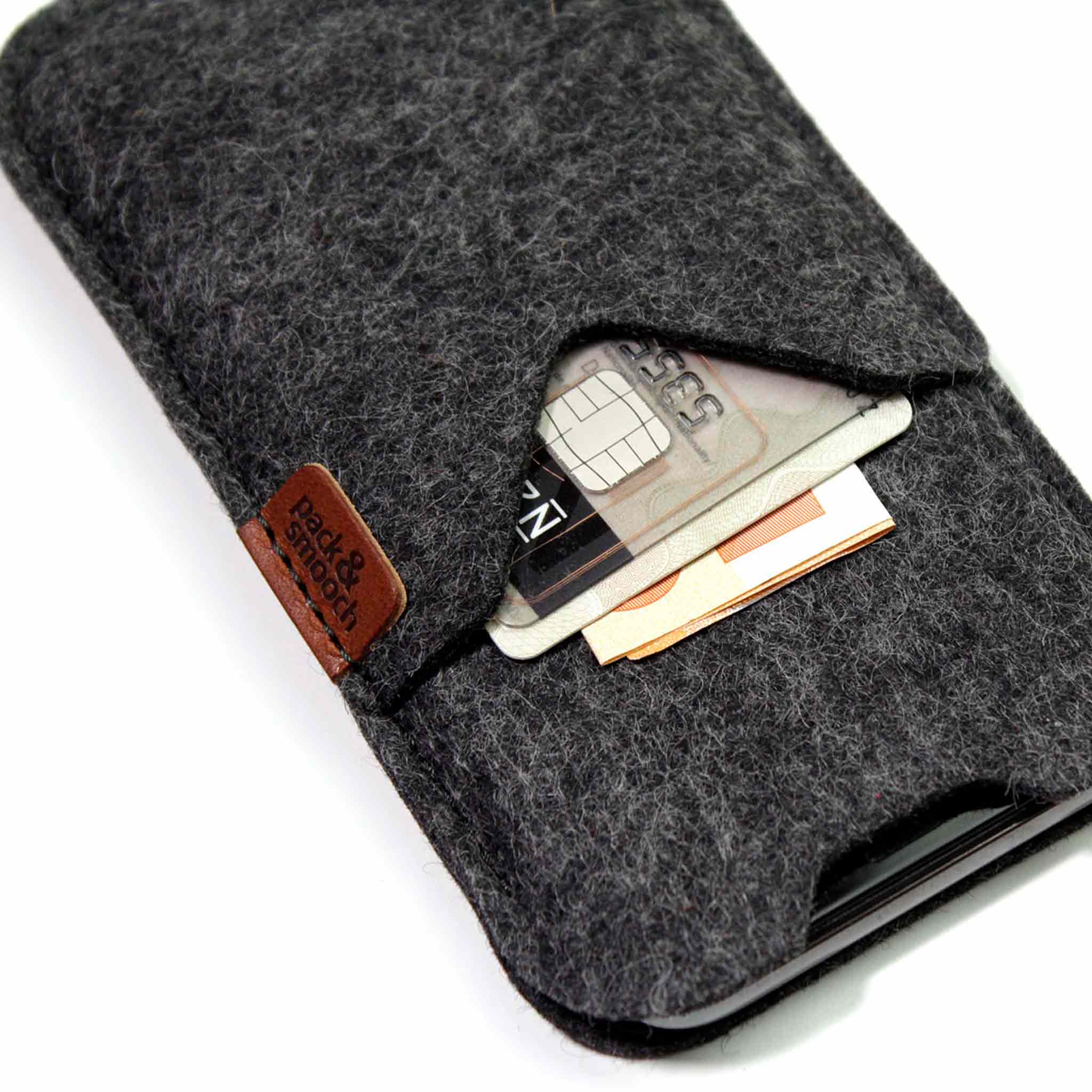 iPhone Hülle SHETLAND aus Wollfilz in grau mit Fronttasche für Geldscheine und Karten, passend für iPhone 15, 16, 17