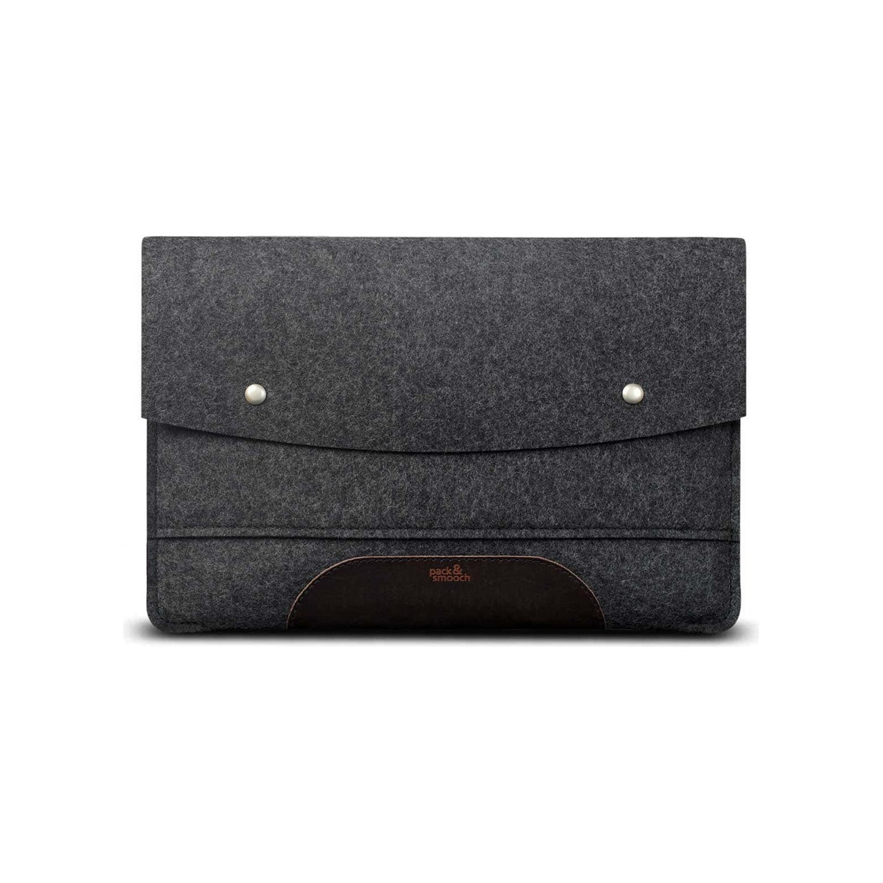 MacBook Hülle HAMPSHIRE aus Wollfilz und Leder Farbe: Dunkelgrau-Dunkelbraun Pack & Smooch