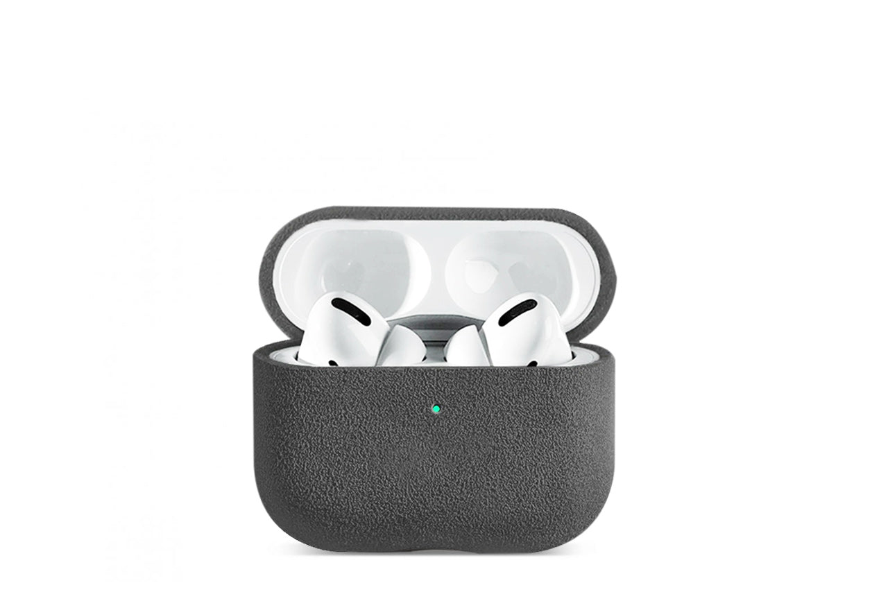 AirPods 4 Alcantara Case OTLEY aus Leder in grau, aus Luxus-Alcantara für AirPods 4, elegant und schützend.