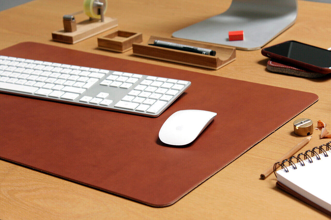 Schreibtischunterlage RICHMOND aus Leder Farbe: Chocolate Brown Pack & Smooch