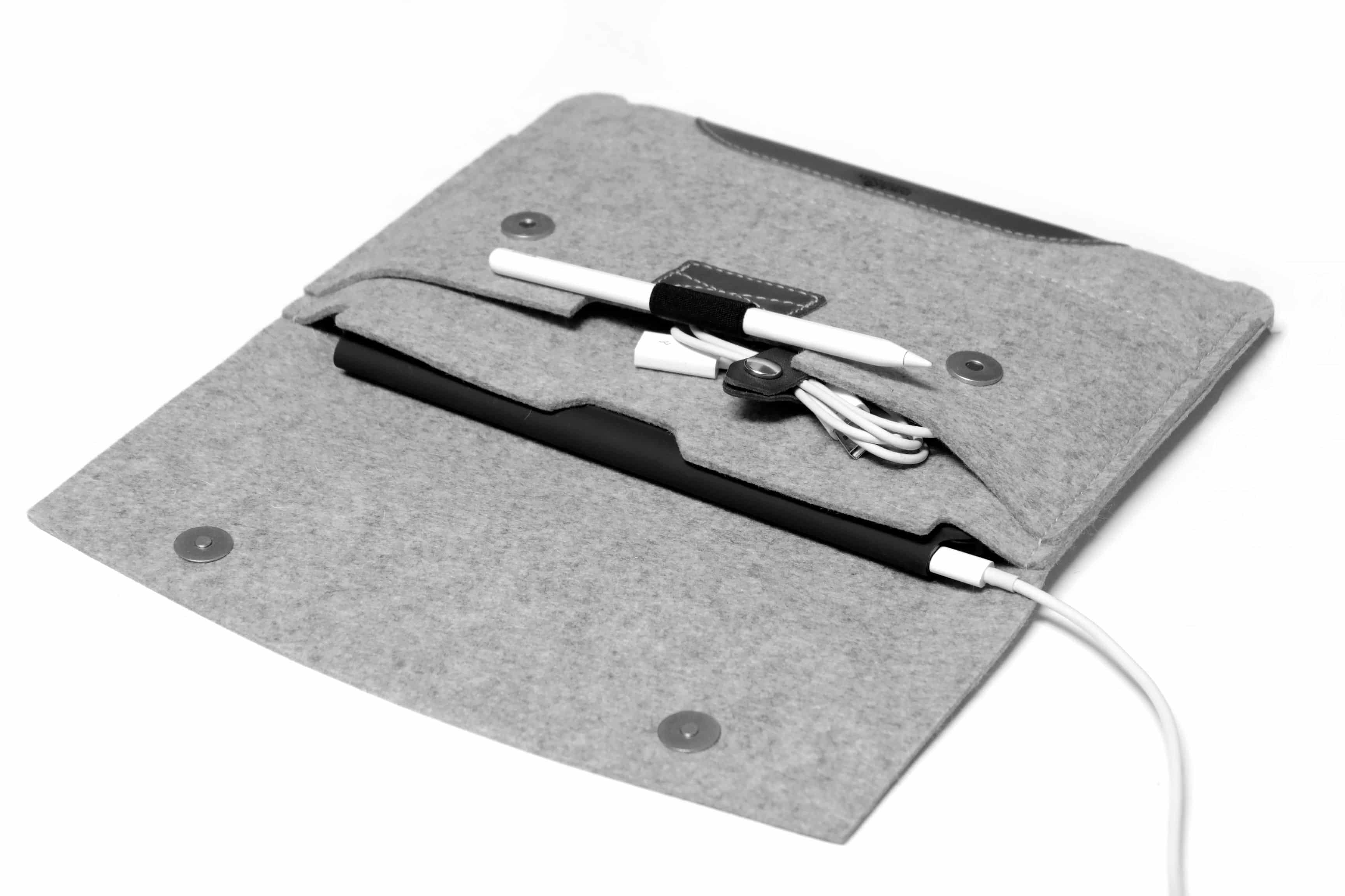 iPad Hülle HAMPSHIRE aus Wollfilz Größe: iPad Pro/Air 11"/ 10.9"+ Keyboard Pack & Smooch