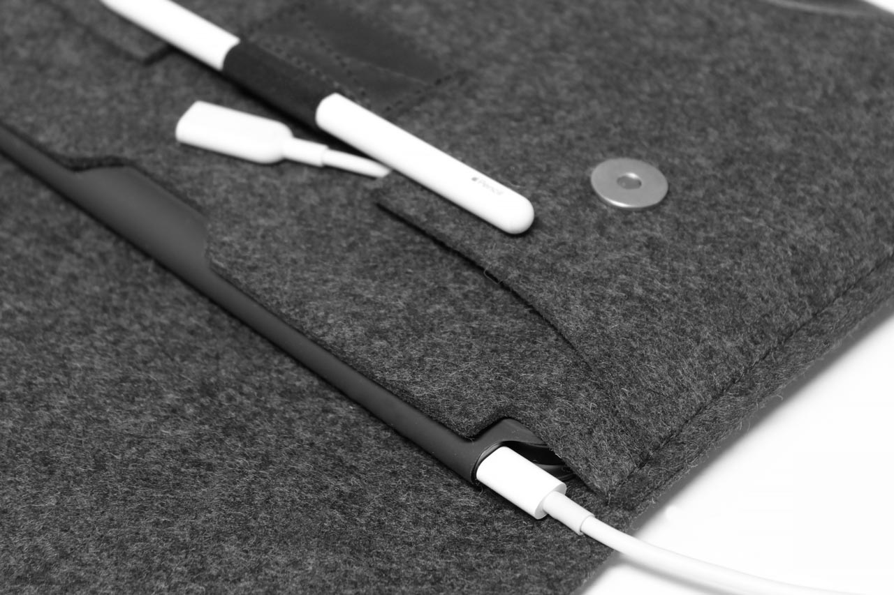 iPad Hülle HAMPSHIRE aus Wollfilz Größe: iPad Pro/Air 11"/ 10.9"+ Keyboard Pack & Smooch