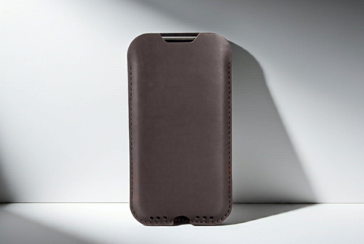 iPhone Hülle KINGSTON aus Leder Farbe: Dunkelgrau-Dunkelbraun Größe: iPhone 17/16e/16/Pro + ältere bis 12 Pack & Smooch