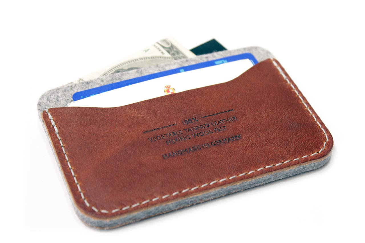 Kartenetui KESWICK aus Leder und Wollfilz Farbe: Grau-Hellbraun Pack & Smooch