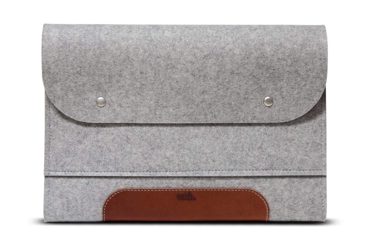 MacBook / Laptop / iPad Tasche CORRIEDALE aus Wollfilz und Leder Farbe: Hellgrau-Hellbraun Wähle deine Größe: S (Bis 11") Pack & Smooch