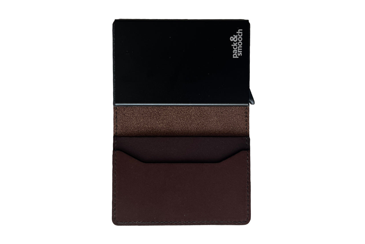 HERFORD Miniwallet – Kartenetui aus Premium-Leder in Schokobraun, schlankes Design mit Aluminium-Kartenslider.