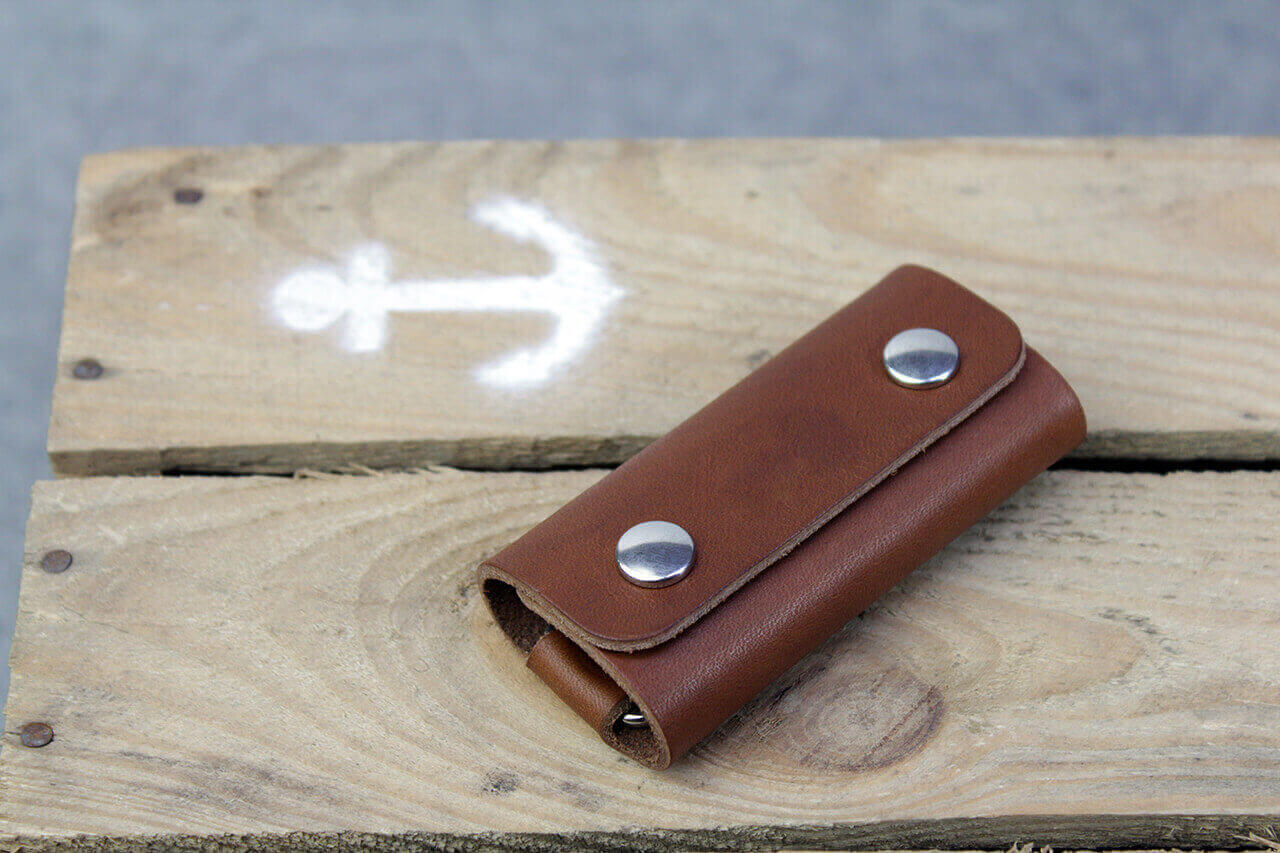 Schlüsselmäppchen FESTMOKER aus Leder Farbe: Schwarz Pack & Smooch