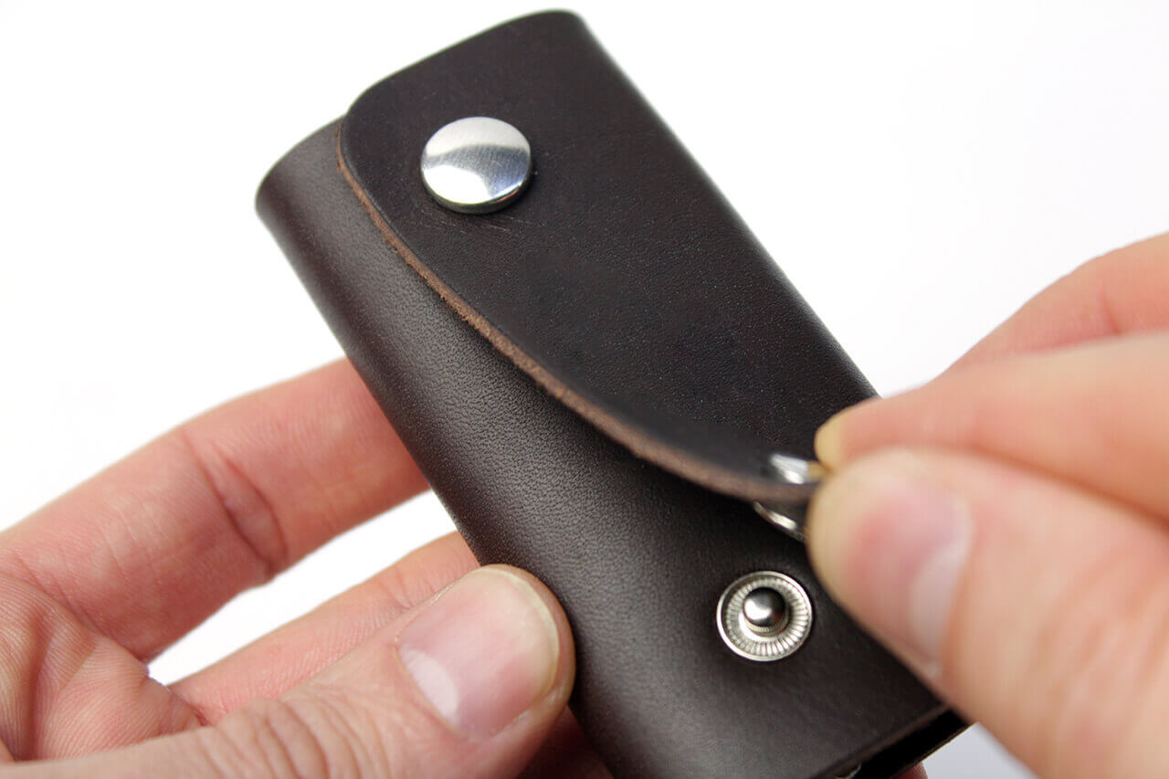 Schlüsselmäppchen FESTMOKER aus Leder Farbe: Schwarz Pack & Smooch