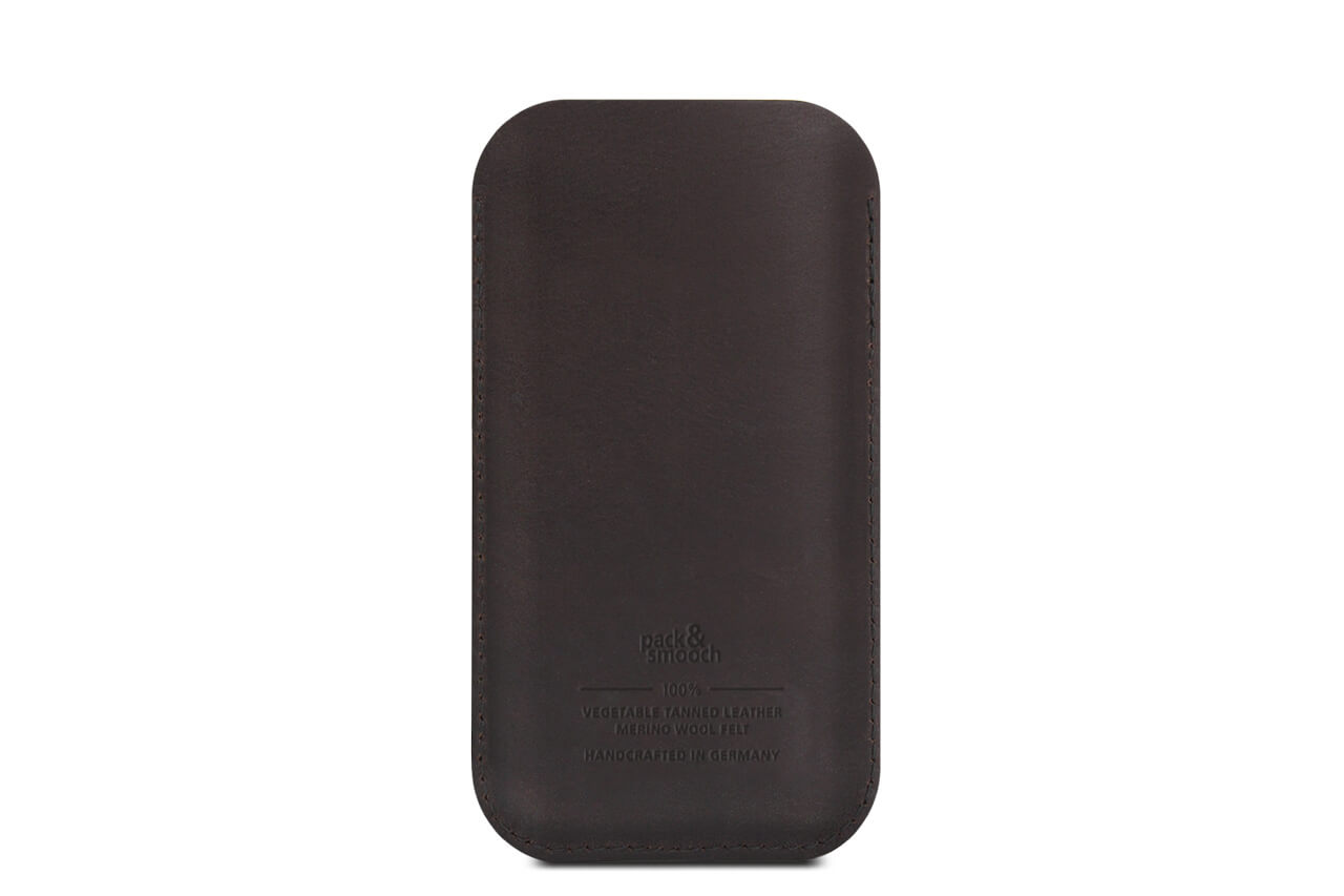 iPhone Hülle KIRKBY aus Leder und Wollfilz Farbe: Dunkelgrau-Dunkelbraun Größe: iPhone 17/16e/16/Pro + ältere ab 12 Pack & Smooch