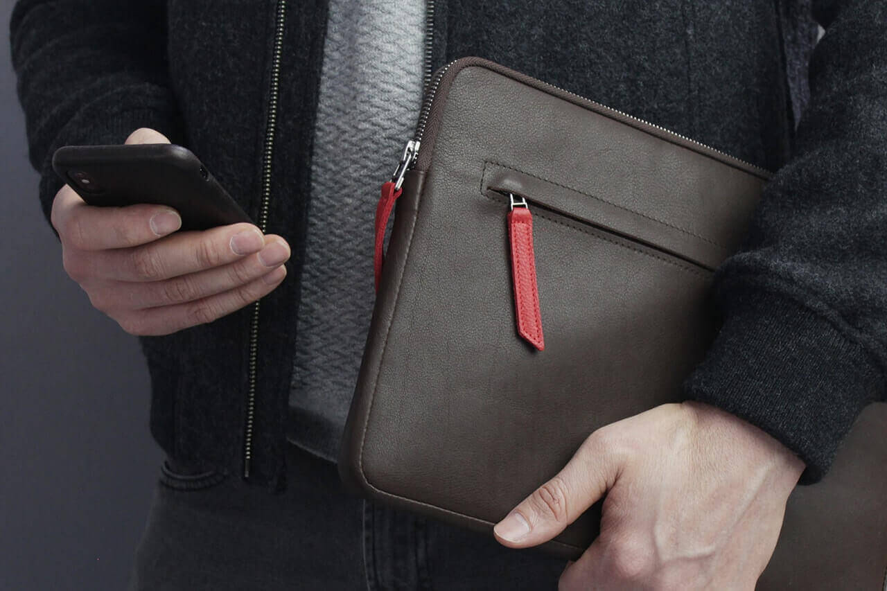 MacBook Pro und Air Hülle ANGUS aus Leder Wähle deine Größe: MacBook Pro 16 Pack & Smooch