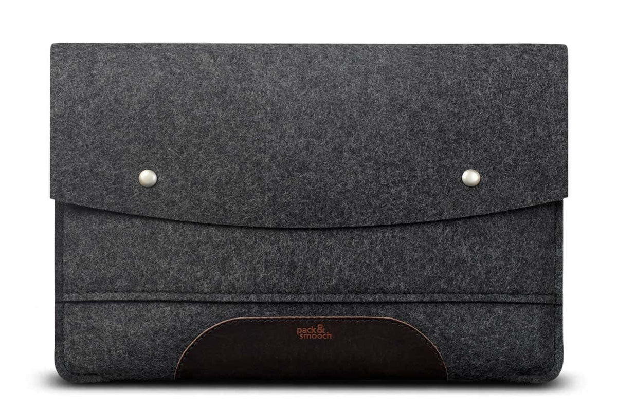 MacBook sleeve HAMPSHIRE made of wool felt and leather