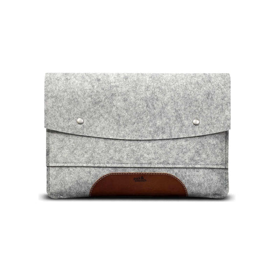 HAMPSHIRE iPad sleeve in merino wool felt and leather with a front pocket