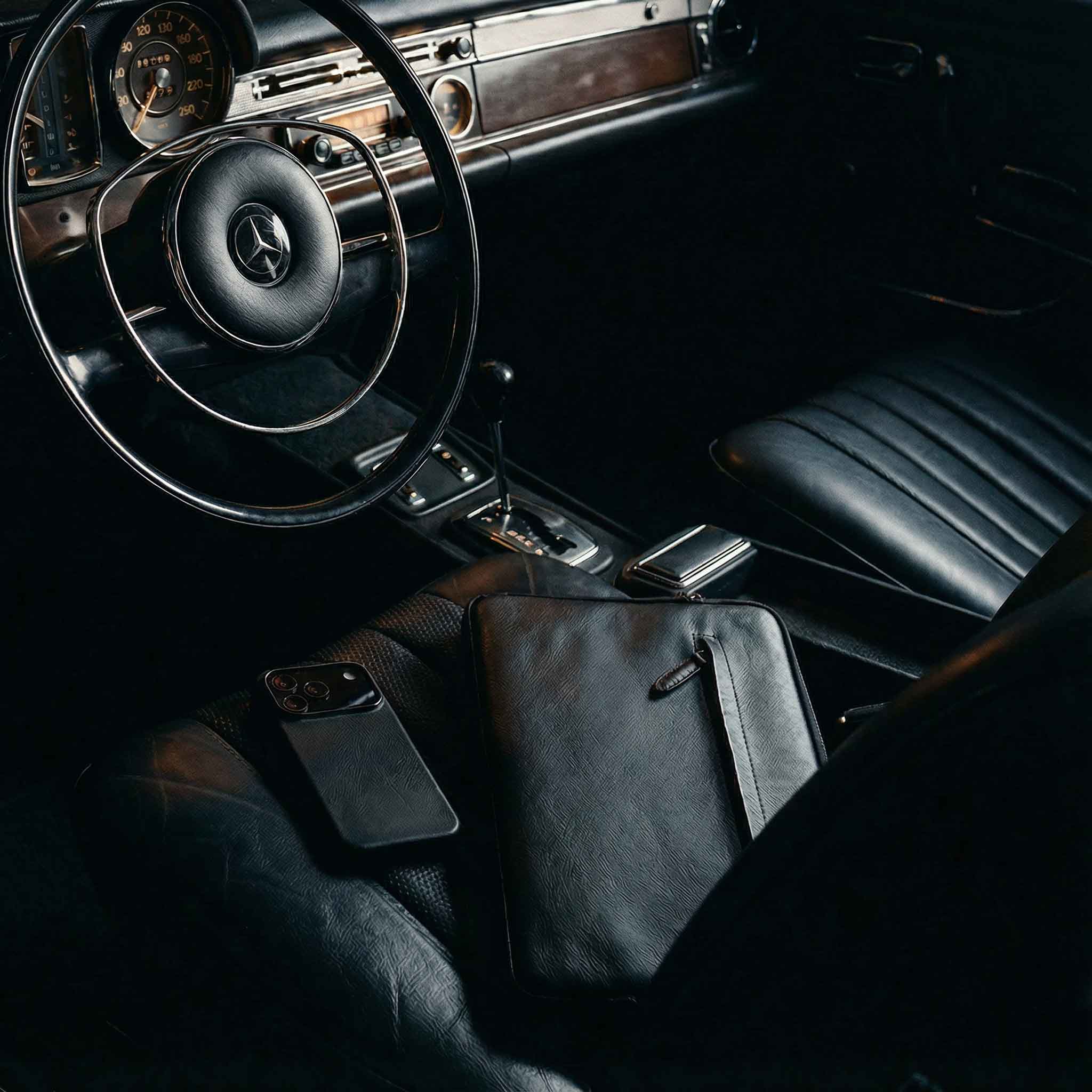 iPad Pro und Air Hülle ANGUS aus Leder Farbe: Black Größe: iPad Pro/Air 11 / 10.9 + Magic Keyboard Pack & Smooch