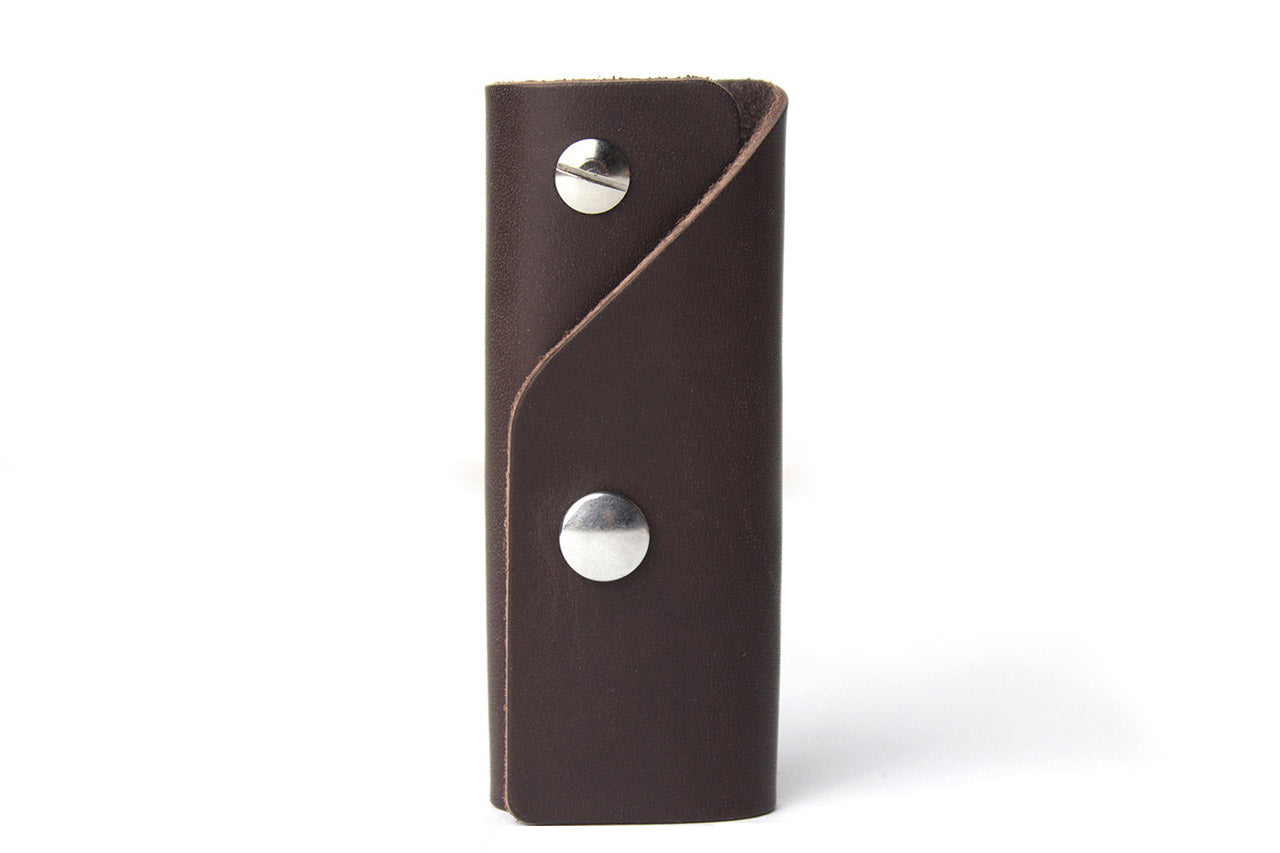 Key case KINGSLEY made of leather - dark brown / L
