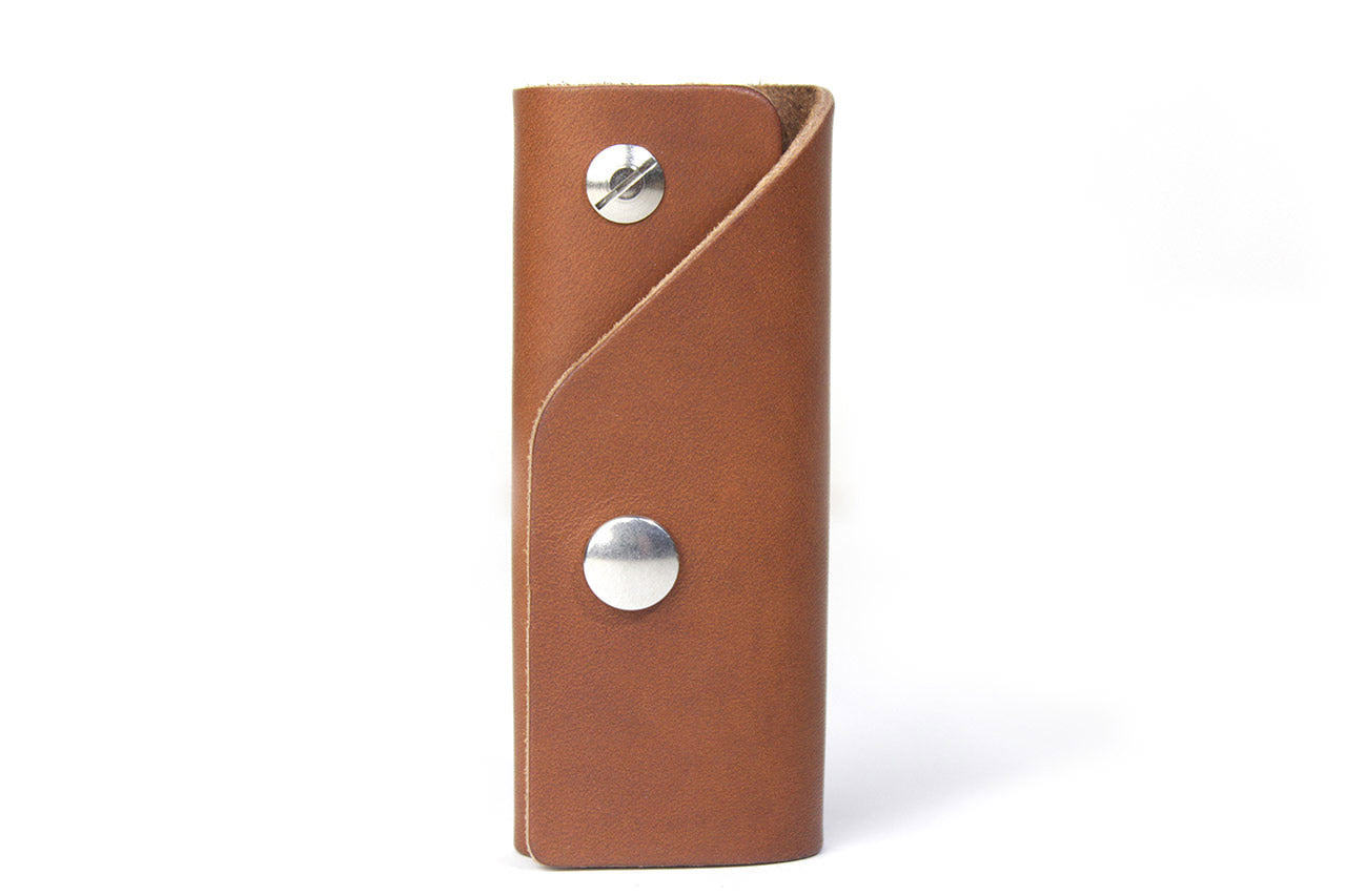 Key case KINGSLEY made of leather - light brown / L