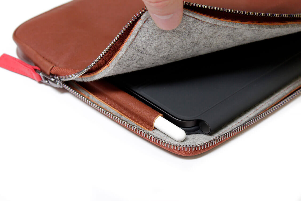 Leather case in light brown for the iPad