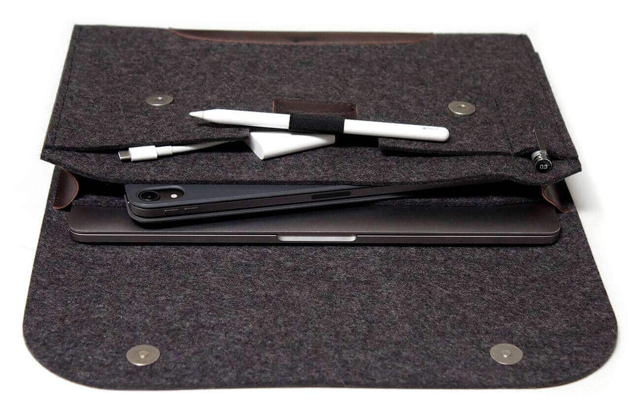 High quality wool felt folio bag for laptops in dark grey